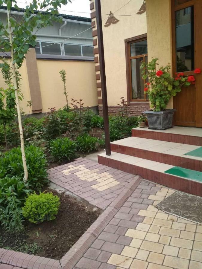 Medi Guest House Osh Exterior photo