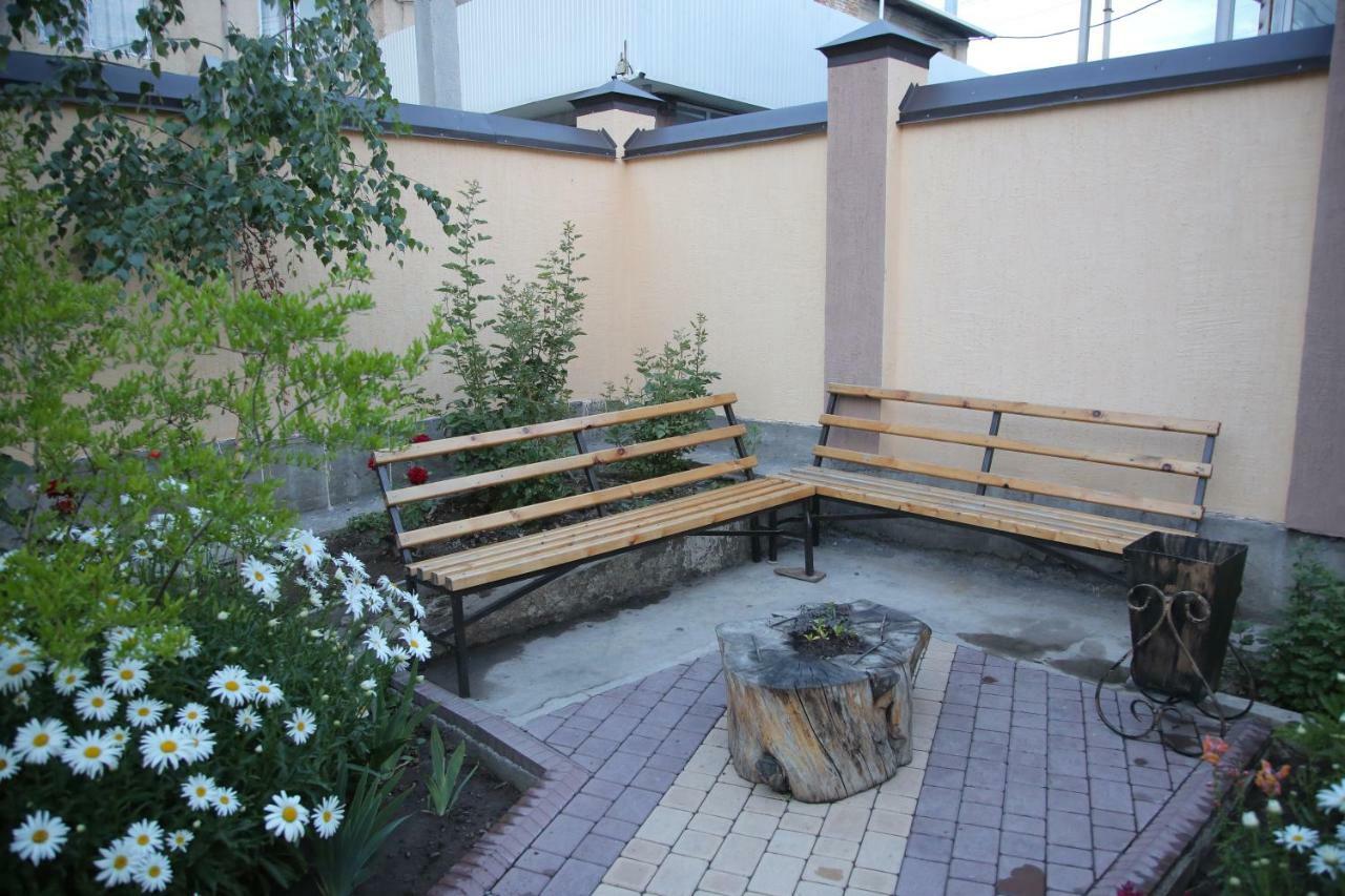 Medi Guest House Osh Exterior photo